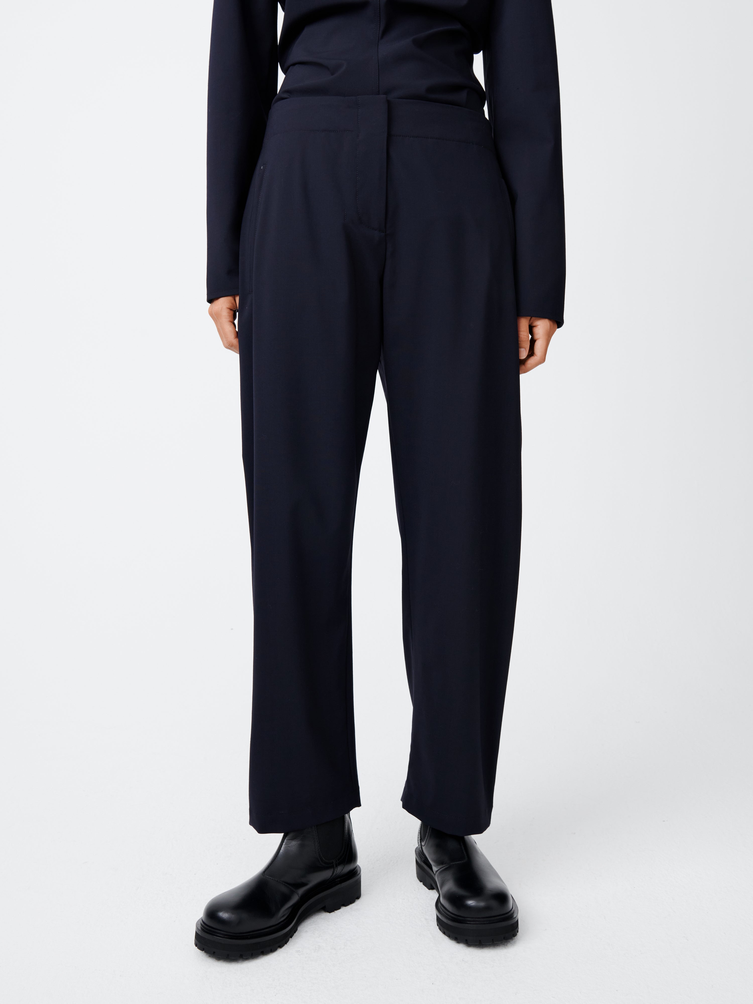 Awe Tropical Wool Pant in Darkest Navy