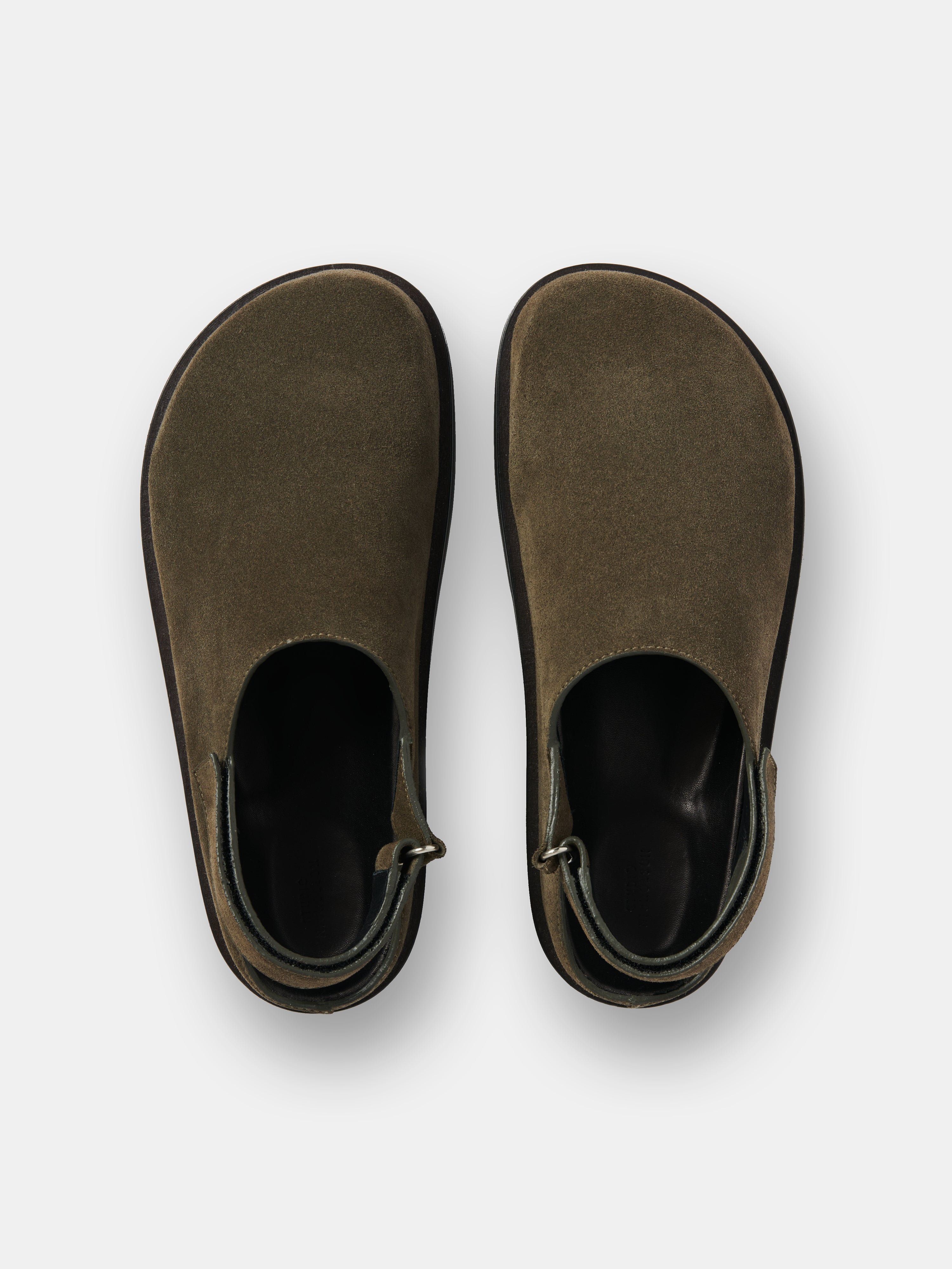 Hardning Suede Clog in Musk