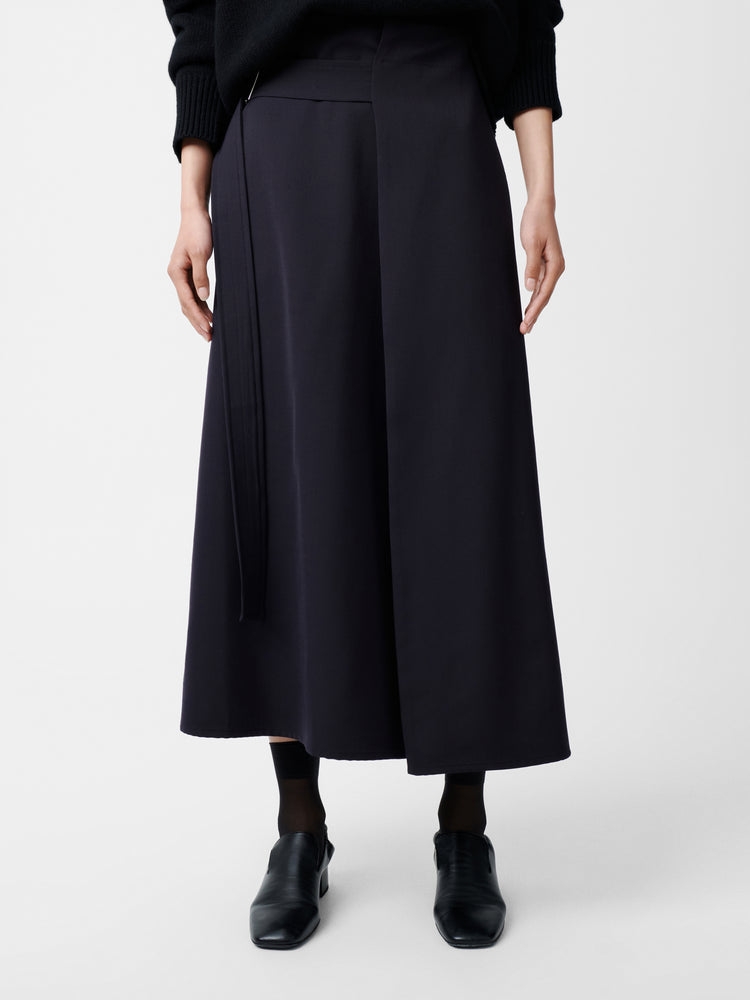 Bassi Skirt in Darkest Navy