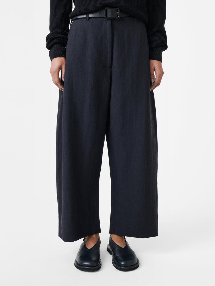 Chalco Linen Pant in Darkest Navy