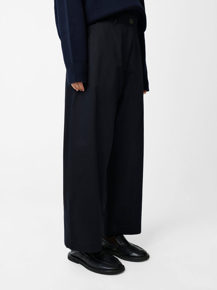 Chalco Twill Pant in Darkest Navy