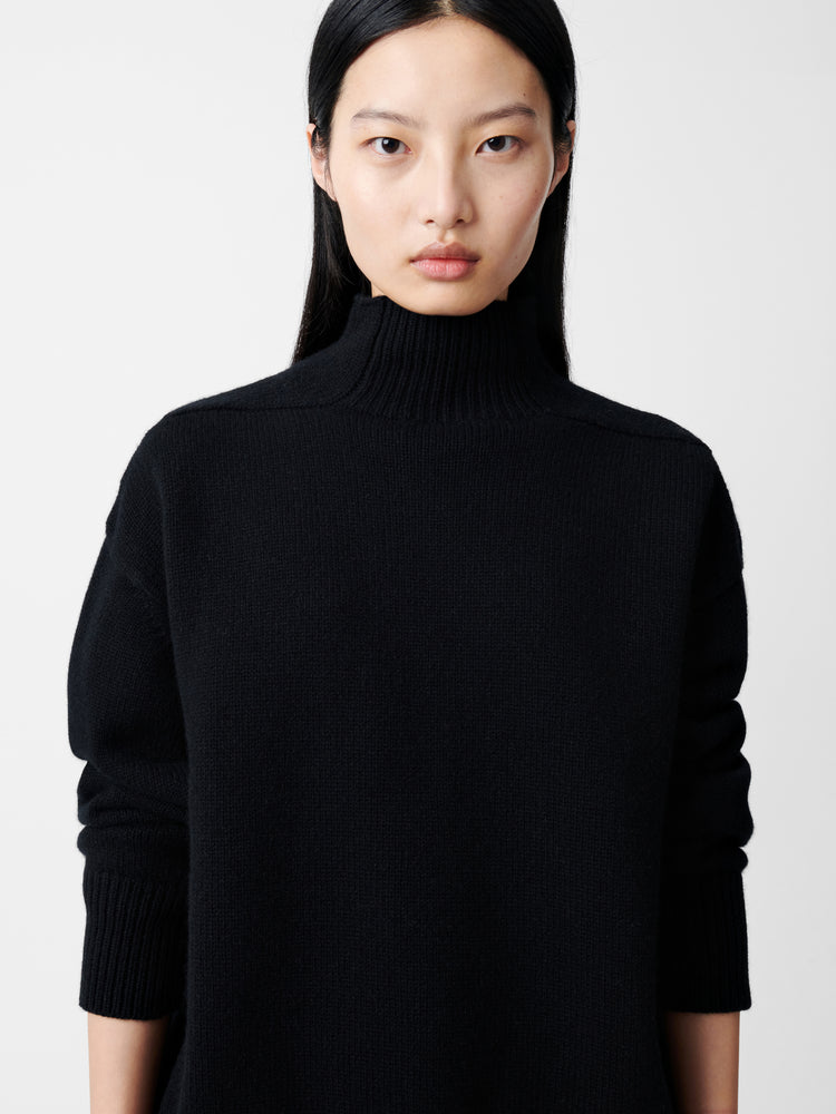 Gomes Knit in Black