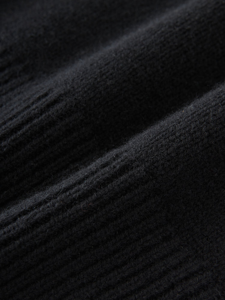 Gomes Knit in Black