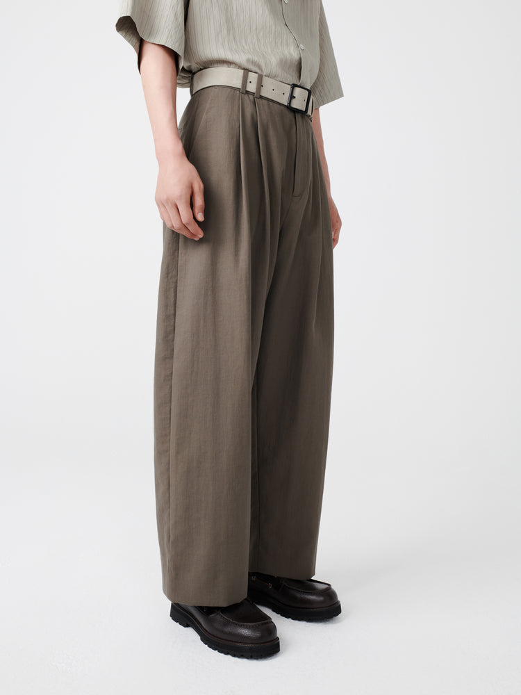 Line Pant in Fossil