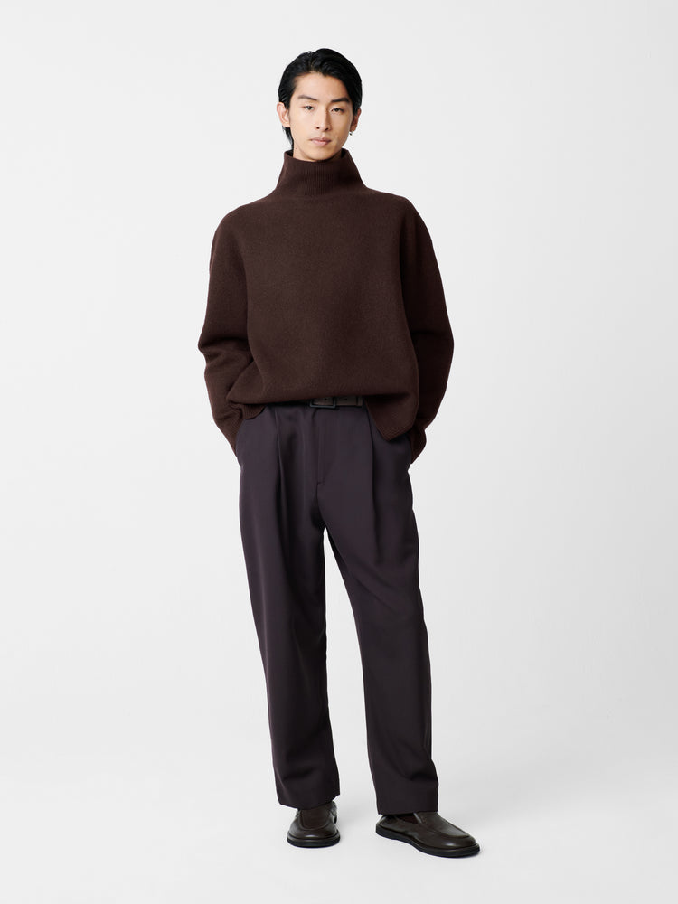 Tuck Pant in Espresso Brown