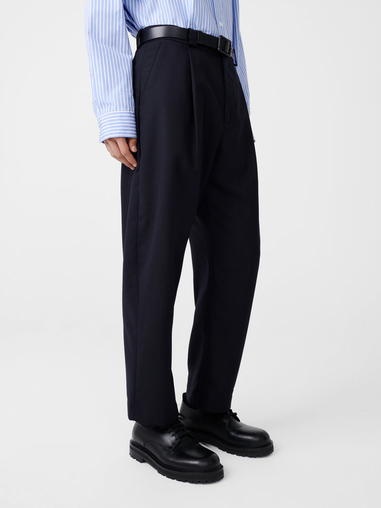 Tuck Tropical Wool Pant in Darkest Navy