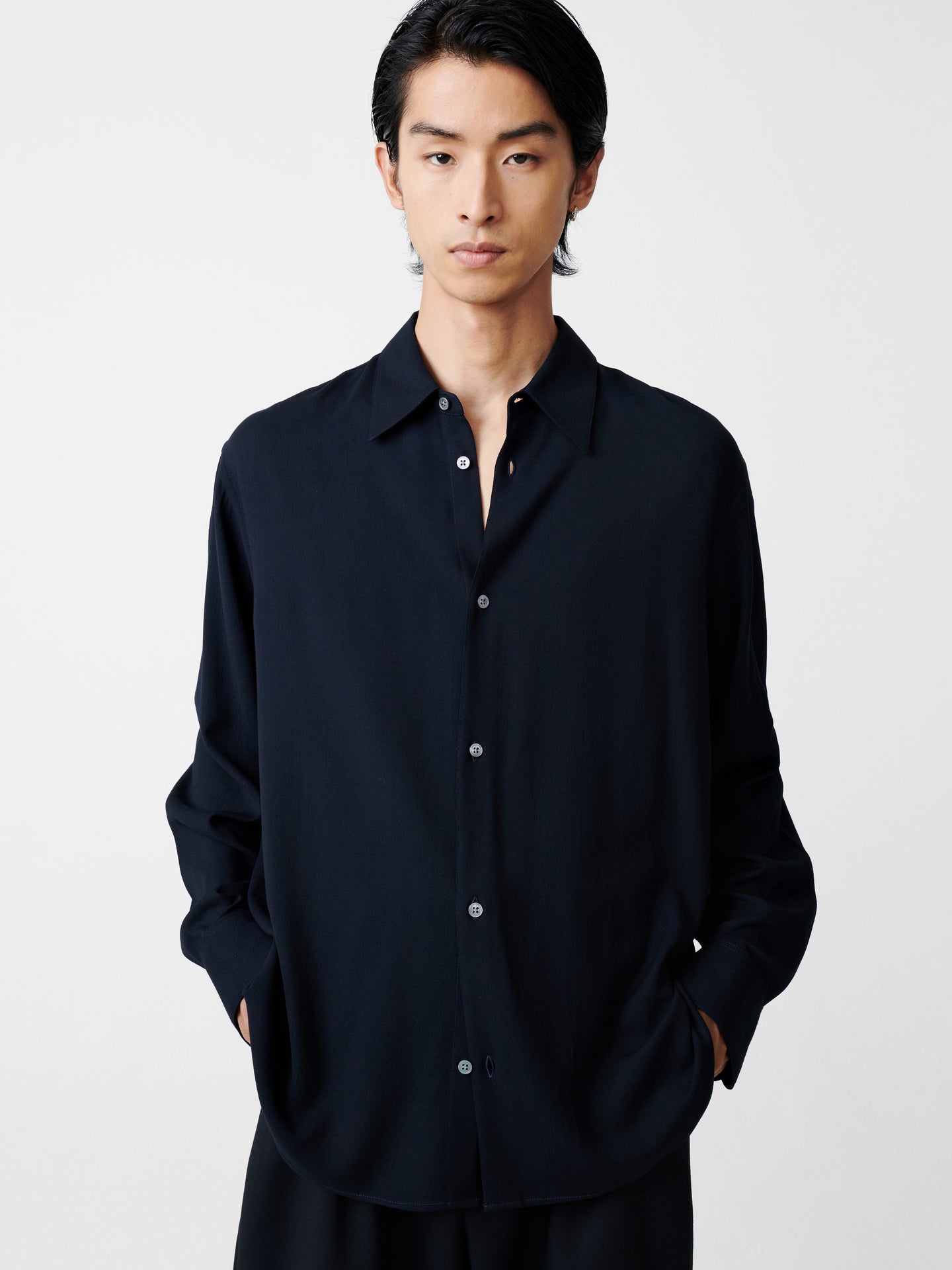 View Shirt in Darkest Navy